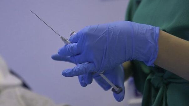 Injekce kyseliny hyaluronové ke zvýšení tloušťky penisu